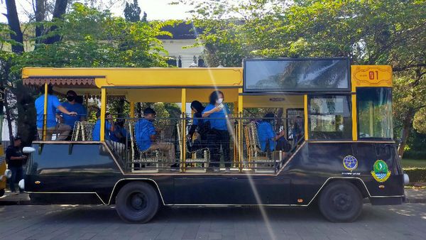 Asyik! Bandros Kembali Angkut Wisatawan Keliling Kota Bandung