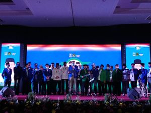 Diusung 3 Partai, Iye-Awab Deklarasi Maju Pilwalkot Cilegon Diusung 3 Partai, Iye-Awab Deklarasi Maju Pilwalkot Cilegon