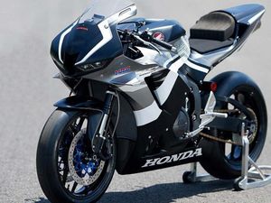 Honda CBR600RR Versi Balap Diperkenalkan