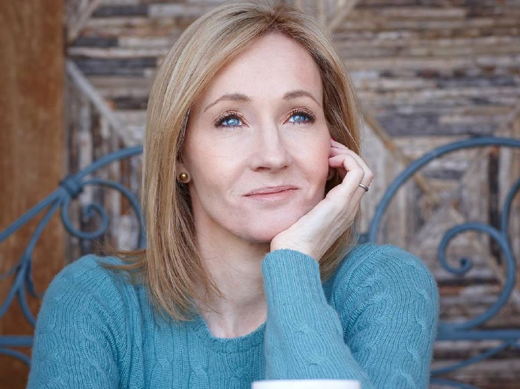 JK Rowling Galang Dana Buat Ukraina, Terkumpul Rp18 Miliar