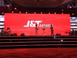 Raisa hingga Via Valen Goyang Panggung HUT J&T ke-5