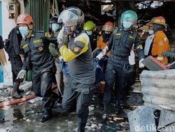 Satu Korban Tewas Toko Elektronik Terbakar Ditemukan Posisi Memeluk Guling