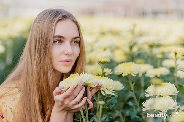 salah satu tanda kepribadian sensitif adalah sangat menyukai keindahan