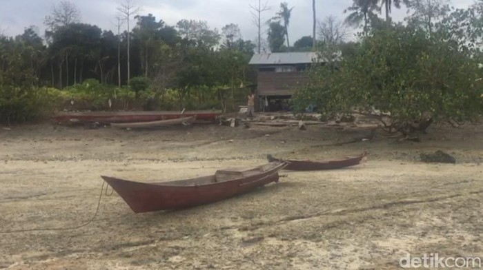 Pasangan lansia La Hasa dan Wa Zifa penghuni Pulau Pendek di Buton, Sultra (Siti Harlina-detikcom).