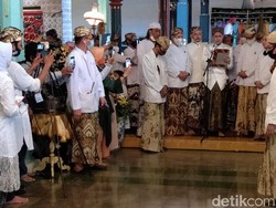 Keributan Warnai Penobatan Sultan Sepuh XV