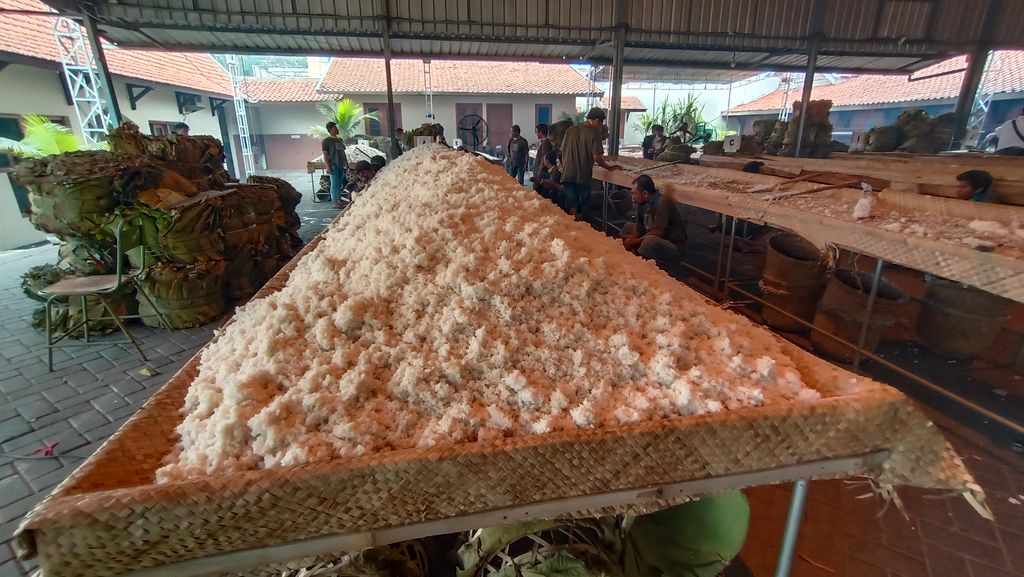 Proses pembuatan nasi jangkrik