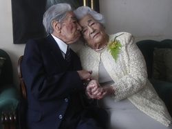 Rekor! Kakek-Nenek Asal Ekuador Ini Jadi Pasangan Tertua di Dunia