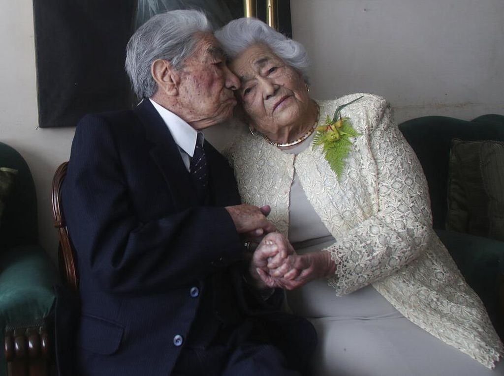 Rekor! Kakek-Nenek Asal Ekuador Ini Jadi Pasangan Tertua di Dunia Rekor! Kakek-Nenek Asal Ekuador Ini Jadi Pasangan Tertua di Dunia