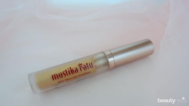 Beauty Queen Anti Shine Powder & Beauty Queen High Shine Metallic Lip Coating Gold