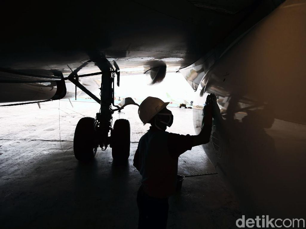 Mengintip Perawatan Pesawat Garuda untuk Cegah COVID-19 Mengintip Perawatan Pesawat Garuda untuk Cegah COVID-19