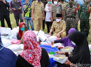 Pemprov Jatim Pantau dan Evaluasi Makanan Santri COVID-19 di Banyuwangi