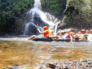 River Tubing Seru di Banyumas, Siap-siap Jantungan!