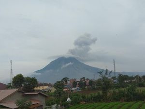Sempat Tertidur 6 Hari, Gunung Sinabung Erupsi Lagi Hari Ini