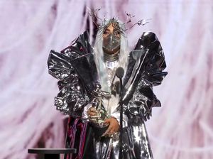 Lady Gaga Tampil Heboh di MTV VMA 2020, 9 Kali Ganti Baju Lady Gaga Tampil Heboh di MTV VMA 2020, 9 Kali Ganti Baju