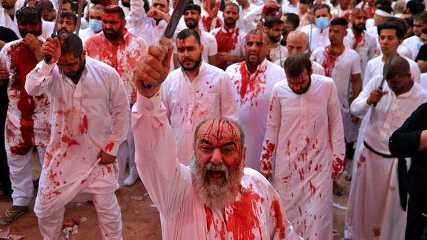 Foto-foto Warga Irak Rayakan Festival Ashura
