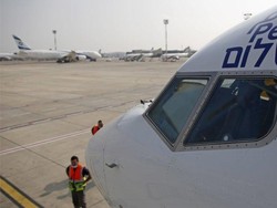 Penerbangan Bersejarah Israel ke UEA Berlangsung Usai Kesepakatan Damai