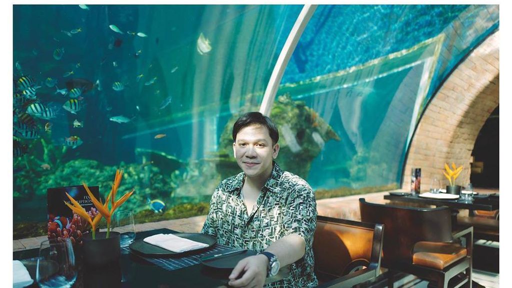 10 Gaya Kulineran Jordi Onsu yang Suka Makan Bareng Keluarga 10 Gaya Kulineran Jordi Onsu yang Suka Makan Bareng Keluarga