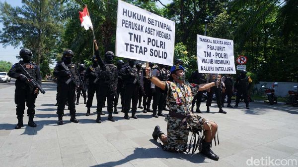 Aksi Damai TNI-Polri Solo Tolak Hoax