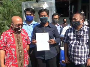 Karyawan Laporkan Dirut TransJ Ke Polda Metro Gegara Tak Bayar Upah Lembur Karyawan Laporkan Dirut TransJ Ke Polda Metro Gegara Tak Bayar Upah Lembur