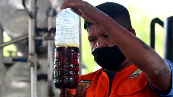 Keren! Di Sini Sampah Plastik Diolah Jadi BBM
