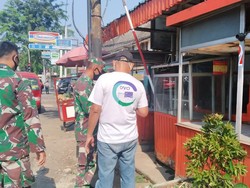 Video Jejak Aksi Anarkistis Perusakan Belasan Gerobak PKL di Jaktim