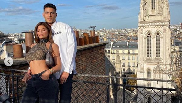 Foto Kylie Jenner Mesra dengan Pria Arab, Dikritik karena Tak Pakai Masker