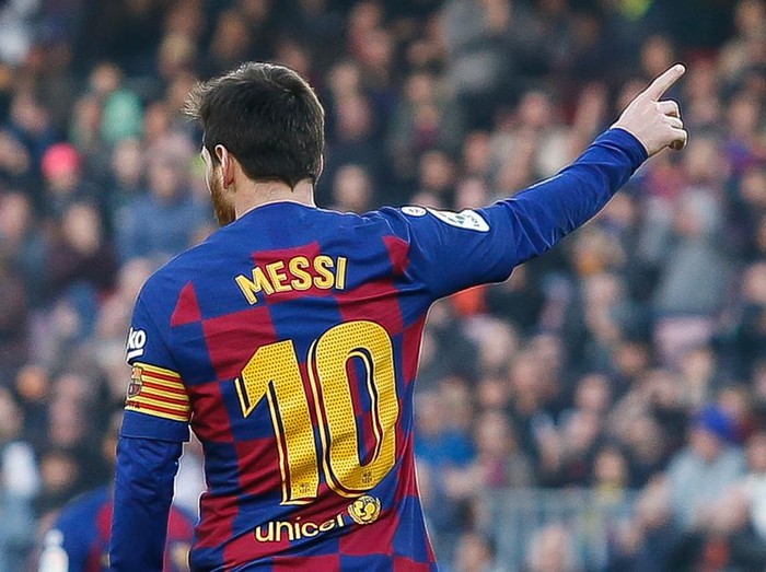 BARCELONA, SPAIN - FEBRUARY 15: Lionel Messi of FC Barcelona gestures during the Liga match between FC Barcelona and Getafe CF at Camp Nou on February 15, 2020 in Barcelona, Spain. (Photo by Eric Alonso/Getty Images)