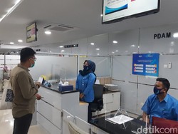 Memudahkan Urusan Orang Lain