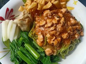 Di-PHK Imbas Corona, Mekanik Alat Berat Sukses Jualan Mie Organik Di-PHK Imbas Corona, Mekanik Alat Berat Sukses Jualan Mie Organik