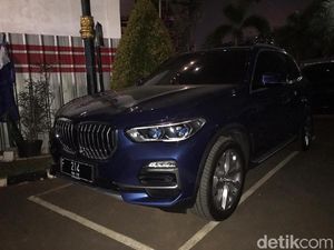 Penampakan Mobil BMW Milik Pinangki Sitaan Kejagung Penampakan Mobil BMW Milik Pinangki Sitaan Kejagung