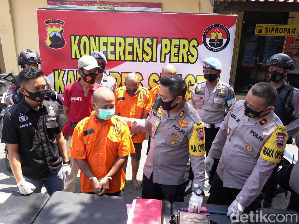 Pede Bermasker Tak Dikenali, Pria Sragen Nekat Rampok Toko Tetangga Pede Bermasker Tak Dikenali, Pria Sragen Nekat Rampok Toko Tetangga