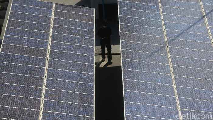 Indonesia memiliki iradiasi energi matahari rata-rata 4,80 kWh per m2 per hari. Sehingga menjadi pilihan yang baik sebagai alternatif sumber energi.