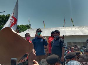 Didemo Biduan Dangdut, Plt Bupati Kudus Beri Izin Manggung Asal... Didemo Biduan Dangdut, Plt Bupati Kudus Beri Izin Manggung Asal...