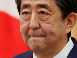 Eks PM Jepang Shinzo Abe Ditembak, Bursa Tokyo Mulai Anomali