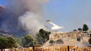 Situs Arkeologi Mycenae di Yunani Terbakar