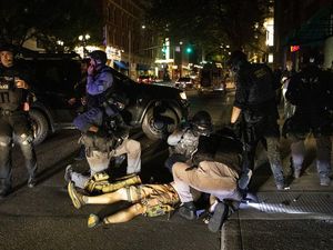 Demonstrasi di Portland Tewaskan 1 Orang, Wali Kota Salahkan Trump Demonstrasi di Portland Tewaskan 1 Orang, Wali Kota Salahkan Trump