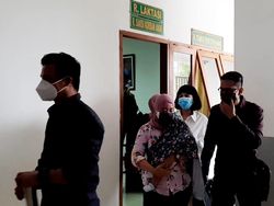 Vanessa Angel Bawa Anak ke Persidangan karena Sakit