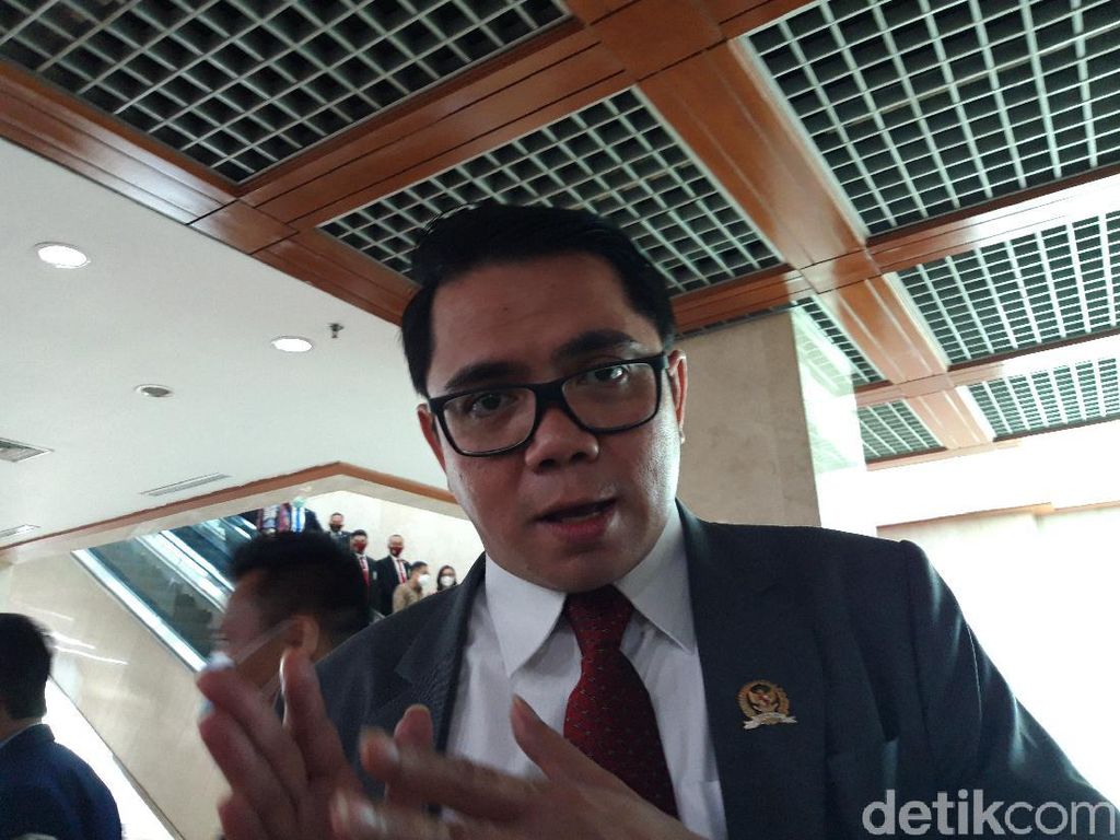 Profil Arteria Dahlan yang Cekcok dengan Wanita Ngaku Anak Jenderal TNI Profil Arteria Dahlan yang Cekcok dengan Wanita Ngaku Anak Jenderal TNI