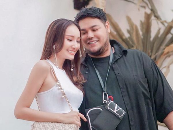 Pesona Bella Aprilia yang Disebut Pacar Ivan Gunawan