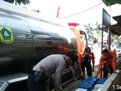 47 Ribu Jiwa Kekeringan, BPBD Bogor Pasok Air Bersih Setiap Hari