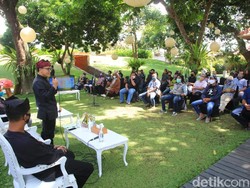 Siapkan Portal Seni, Bupati Anas Ajak Perupa Optimis di Tengah Pandemi COVID