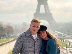 Donny van de Beek Akan ke MU, Punya Pacar Anaknya Legenda Arsenal