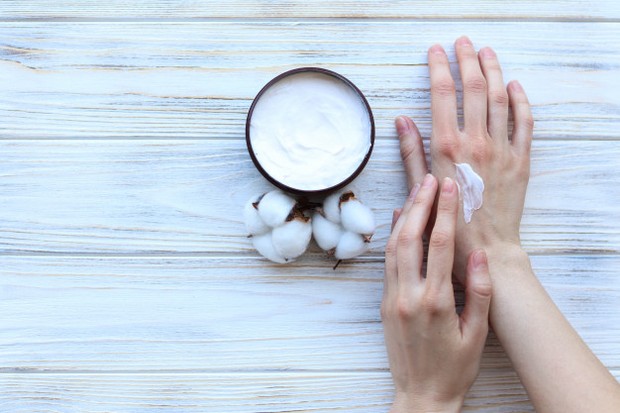 Sama seperti kulit wajah, kuku tangan juga bisa dieksfoliasi.