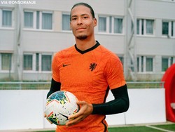Timnas Belanda merilis jersey anyar menjelang menghadapi Polandia (4/9) dan Italia (7/9) di UEFA Nations League. Oranye masih menjadi warna dominan seragam kandang Virgil van Dijk dkk (Foto: Intenet/Twitter)