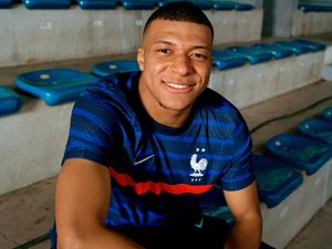 Intip Jersey Terbaru Timnas Inggris hingga Prancis