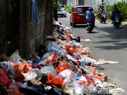 Siap-siap Kena Sanksi Ini Kalau Buang Sampah Sembarangan, Bisa Dipenjara!