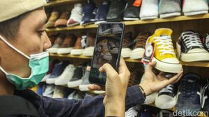 Jurus Pemerintah Tingkatkan Daya Jual Produk Sepatu Lokal