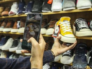 Jurus Pemerintah Tingkatkan Daya Jual Produk Sepatu Lokal