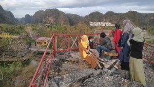 Foto: Pemandangan Ciamik di Kafe Puncak Ramang-Ramang Maros