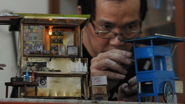 Unik! Miniatur Gerobak Ini Detail Banget
